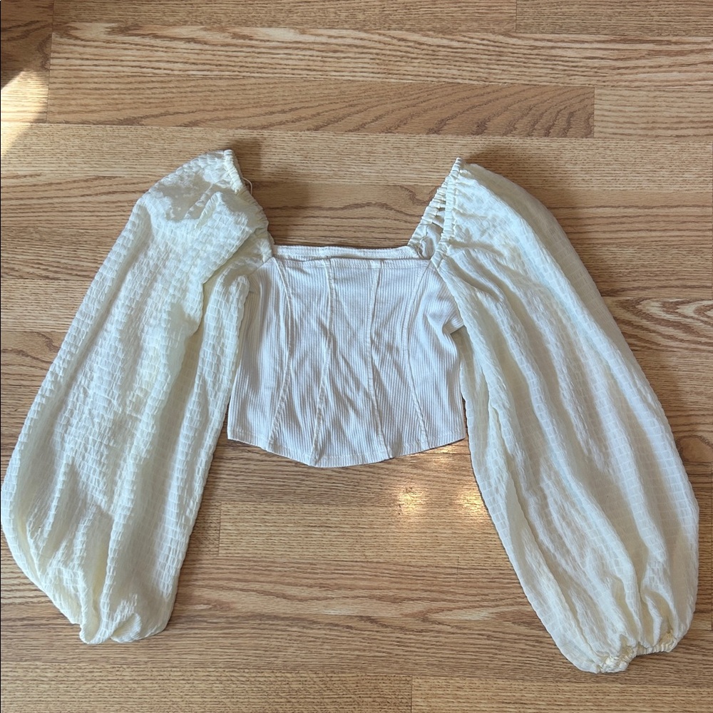 Urban Outfitters Claudia Cream Puff-Sleeve Crop Top Sz M Spring blouse